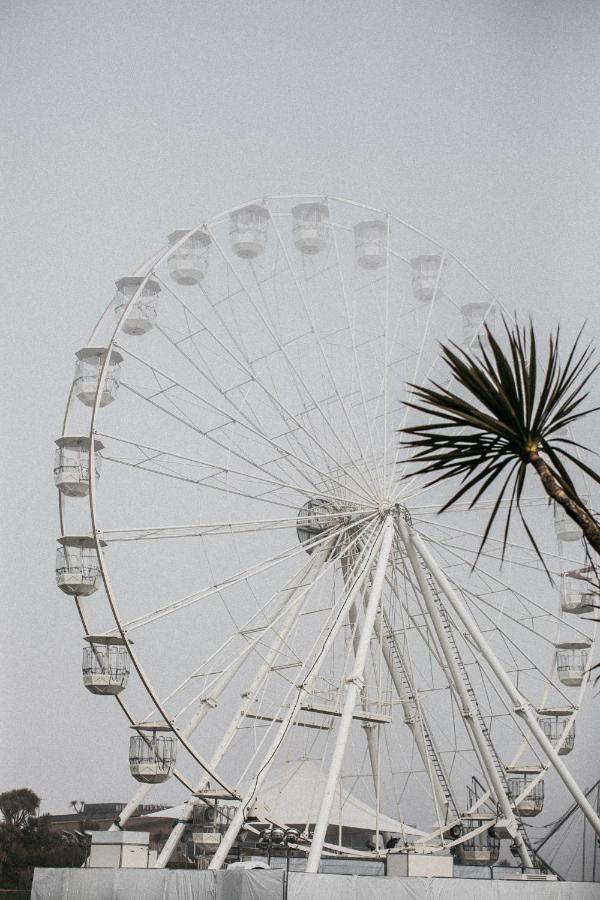 Port Hotel Eastbourne Bagian luar foto