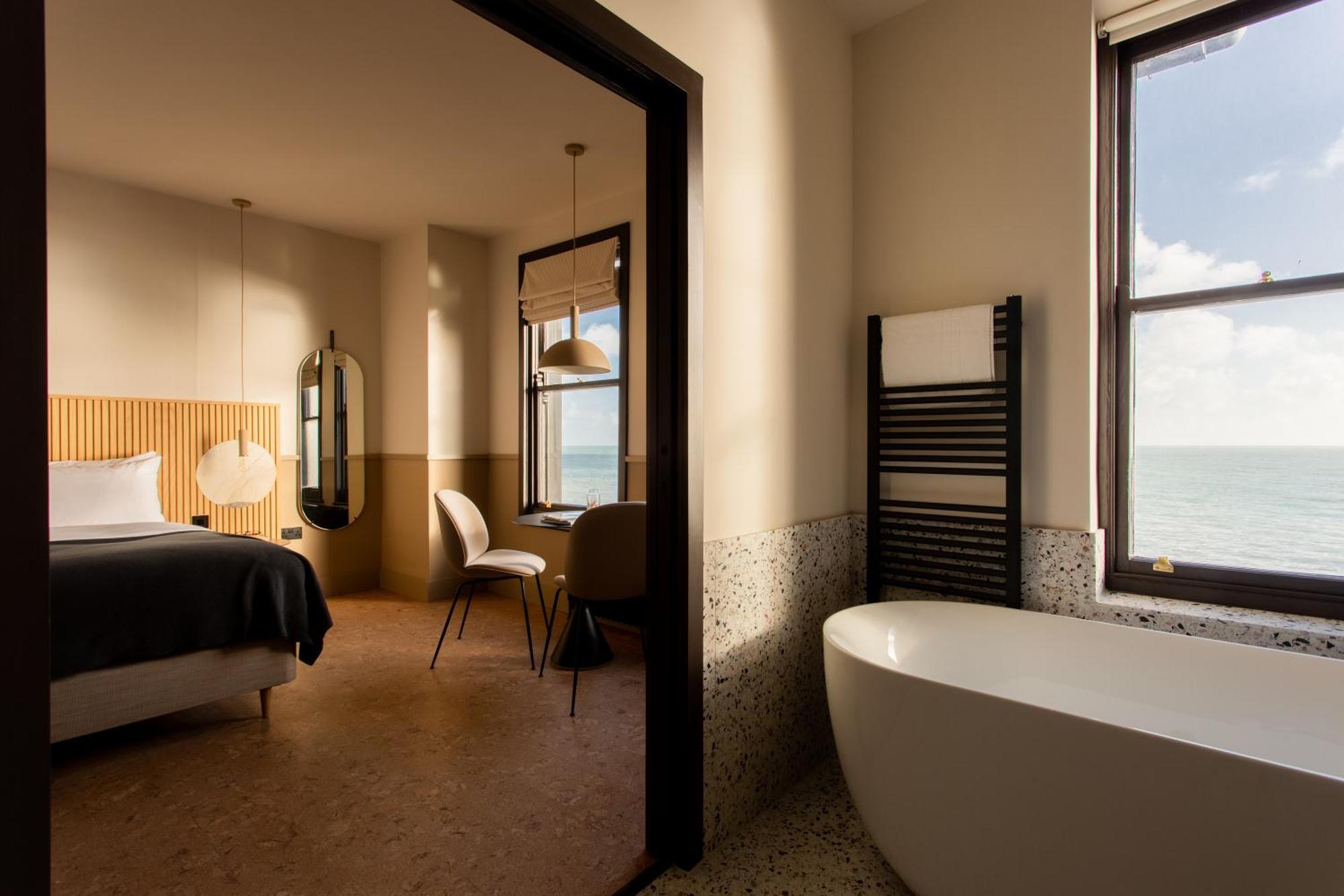 Port Hotel Eastbourne Bagian luar foto