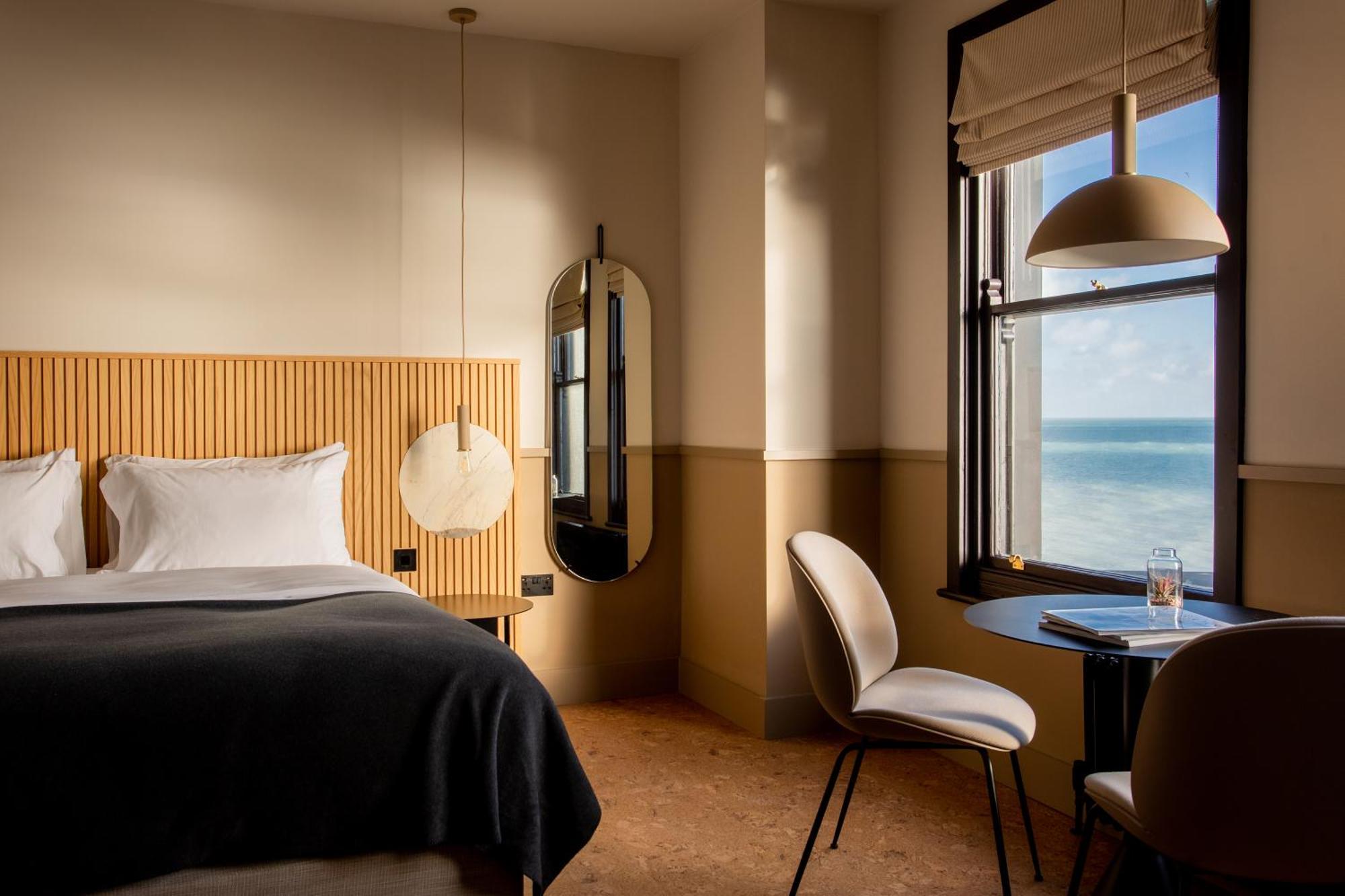 Port Hotel Eastbourne Bagian luar foto